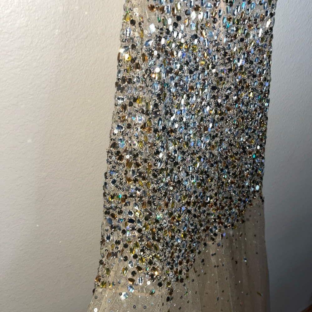 Gorgeous Jovani Gold halter  Sheer mermaid Gown size 4 - Picture 12 of 12